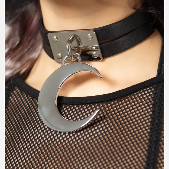 KILLSTAR Noctrina moon choker - Picture 10 of 11